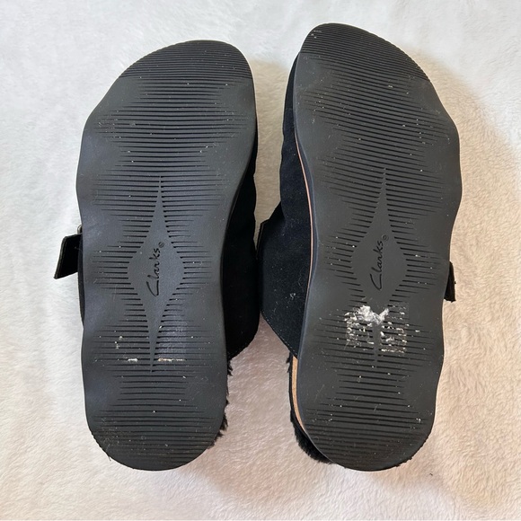 Clarks Women's Clog Shoes Size 8.5 M Black Faux Fur Lined Buckle Mules - Picture 8 of 9